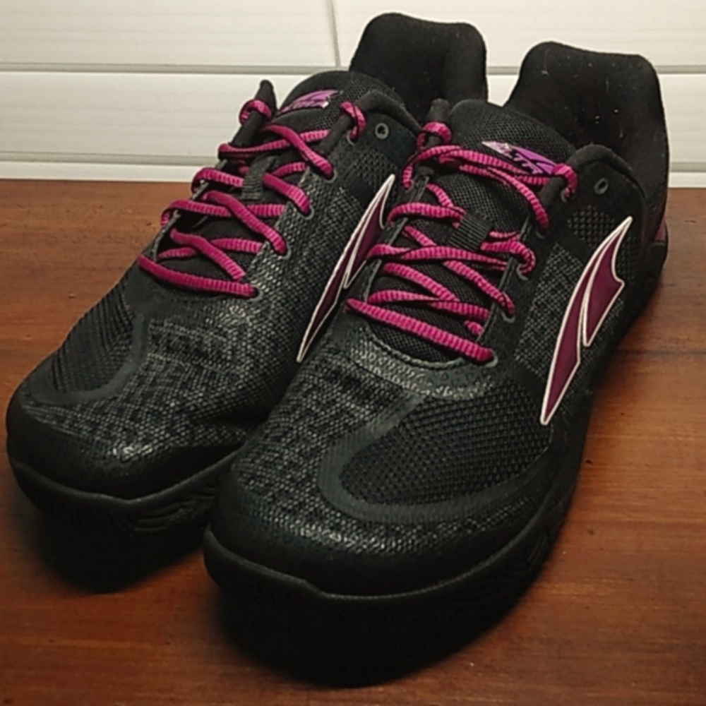 *Like New* Altra Women's HiiT XT size 9